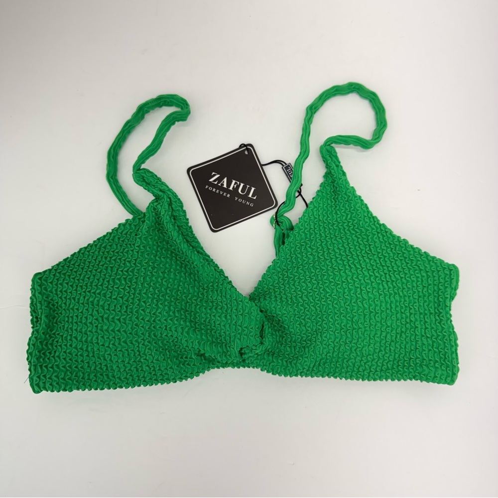 ZAFUL size 6 Juniors Women’s Green Textured Twist Front Bikini Top NWT